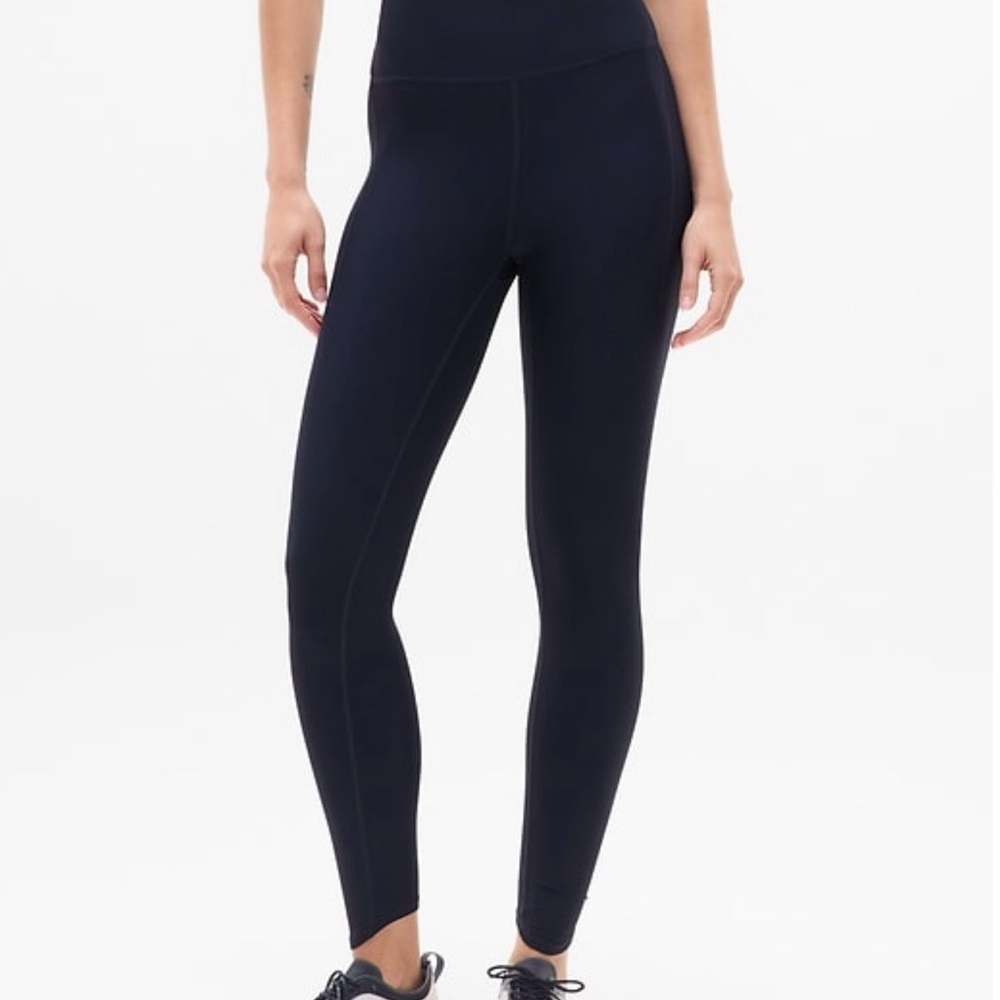 Athleta Pacesetter Ultra High Rise 7/8 Legging in Navy Size Medium